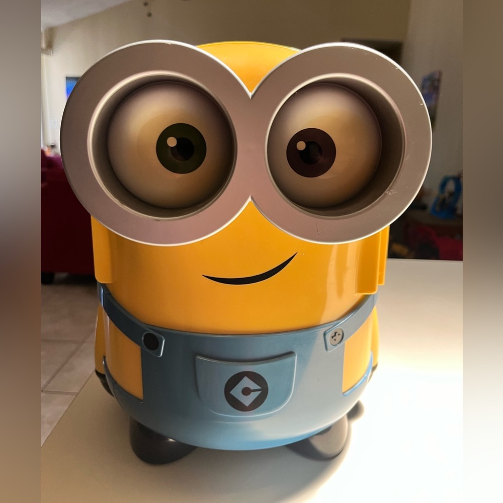 Minions Mini Fridge Portable Cooler Warmer ＆ Humidifier Japan Limited